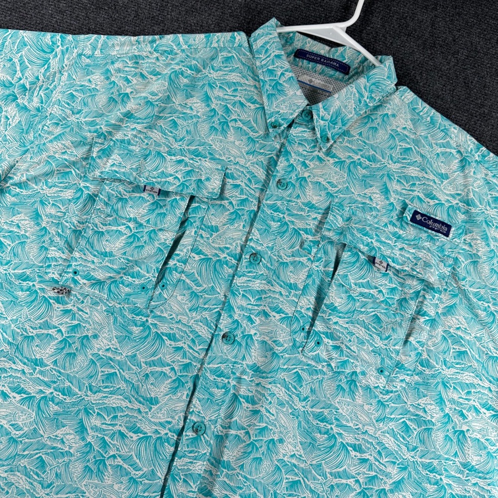 Columbia Light Teal and White Wave-Print Short-Sleeve Button-Down